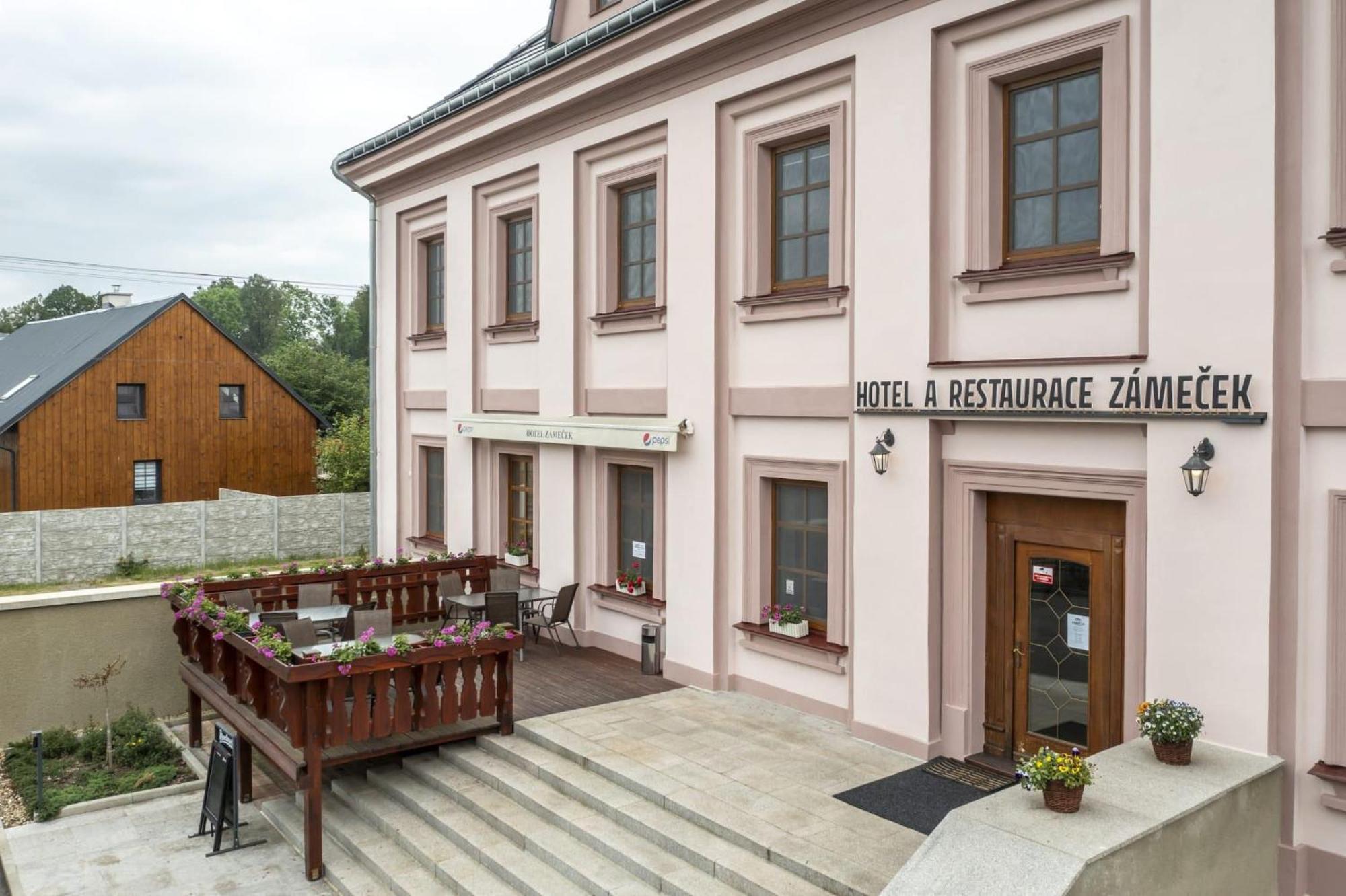 Hotel Zamecek Raspenava Ngoại thất bức ảnh